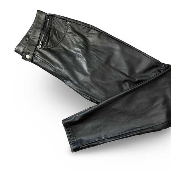 HUE Pants - HUE l L Contemporary Stretch Faux Leather Suede Lining Taper Leg Leggings Pants